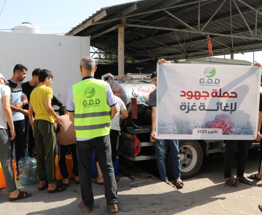 photo_5318846852252161054_y